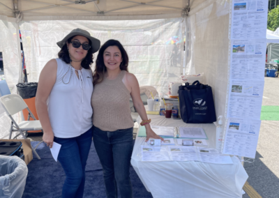 Familias en un evento comunitario